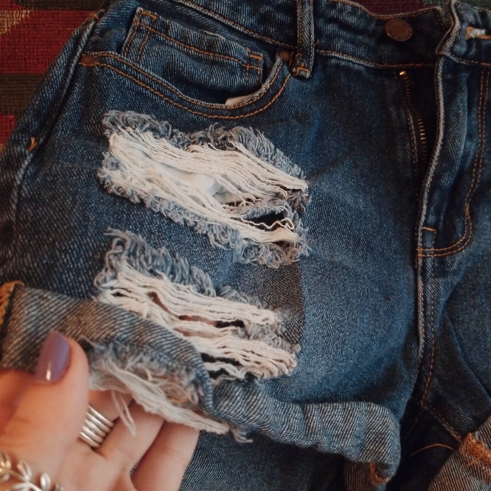 Bullhead High Rise Shorts - Picture 2 of 4